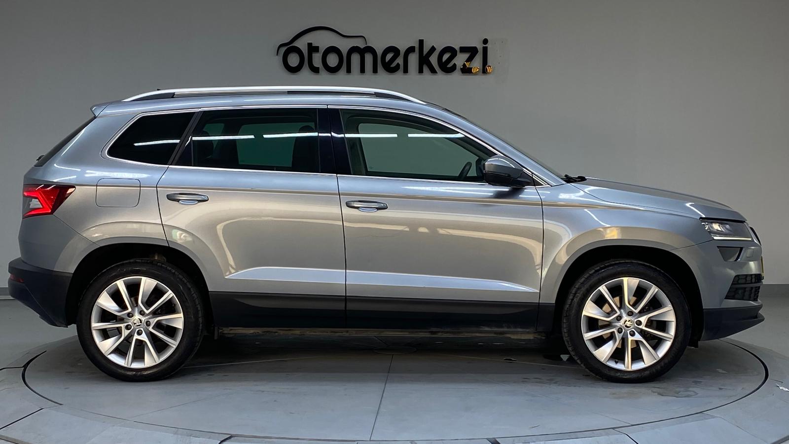SKODA KAROQ 17